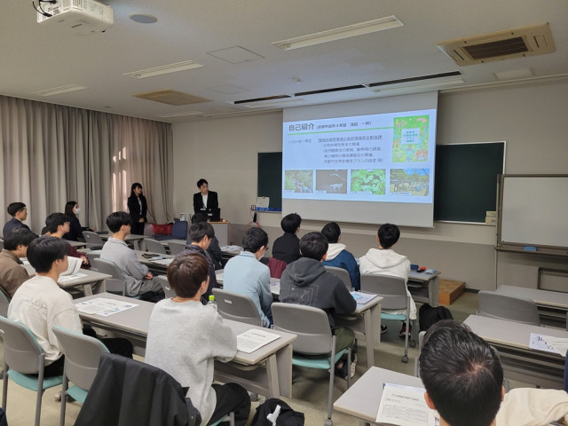 課程独自のキャリアセミナーとして企業説明会を実施しました