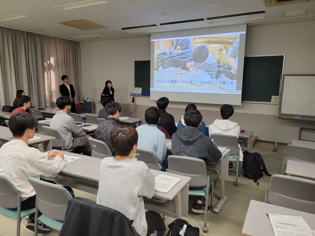 課程独自のキャリアセミナーとして企業説明会を実施しました