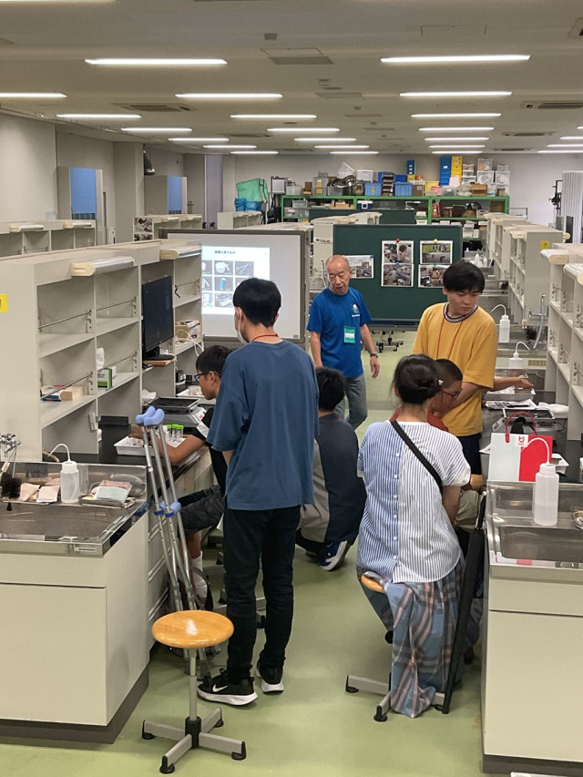 「夏休み子ども理科実験・工作教室」が開催されました