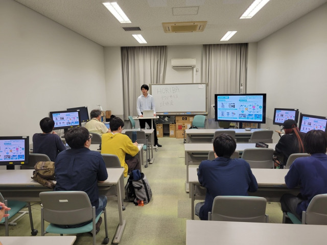 課程独自のキャリアセミナーを開催しました。